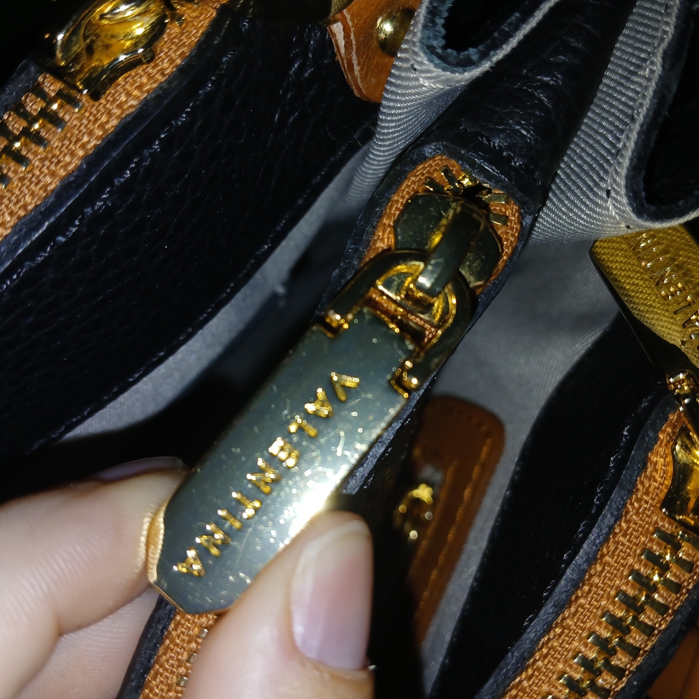 Valentina Black and Tan Leather Bag - Picture 9 of 9